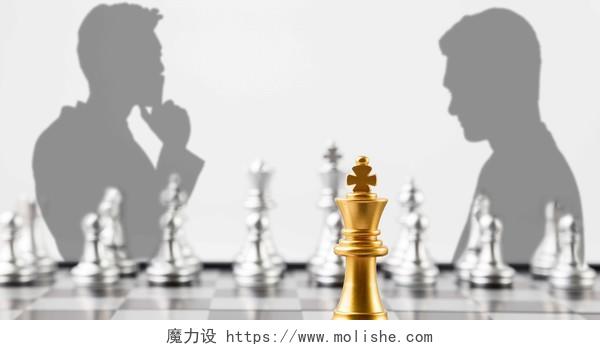 白色人物国际象棋卡通企业文化展板海报背景